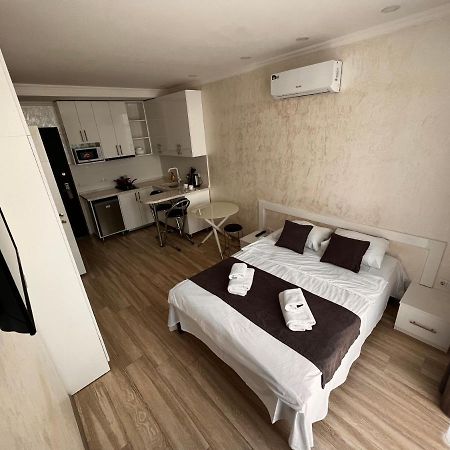 27 Floor Apartments 巴统 外观 照片