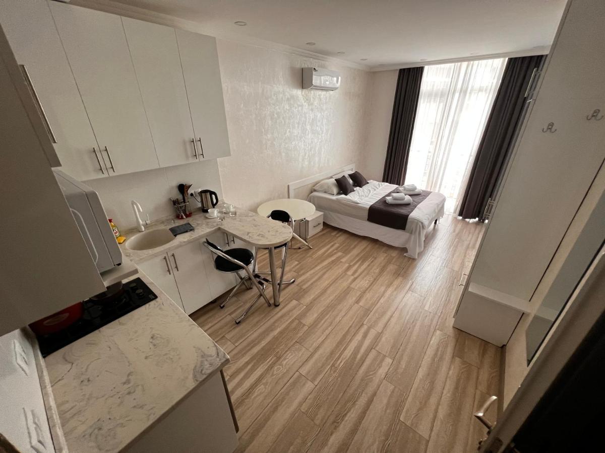 27 Floor Apartments 巴统 外观 照片