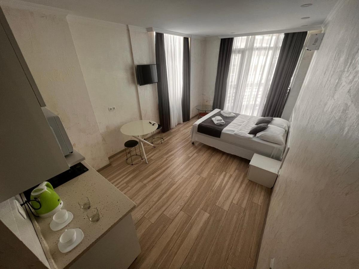 27 Floor Apartments 巴统 外观 照片