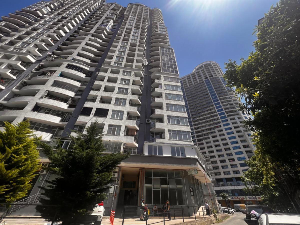 27 Floor Apartments 巴统 外观 照片