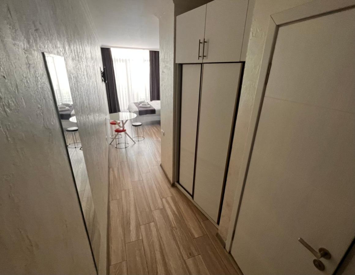 27 Floor Apartments 巴统 外观 照片