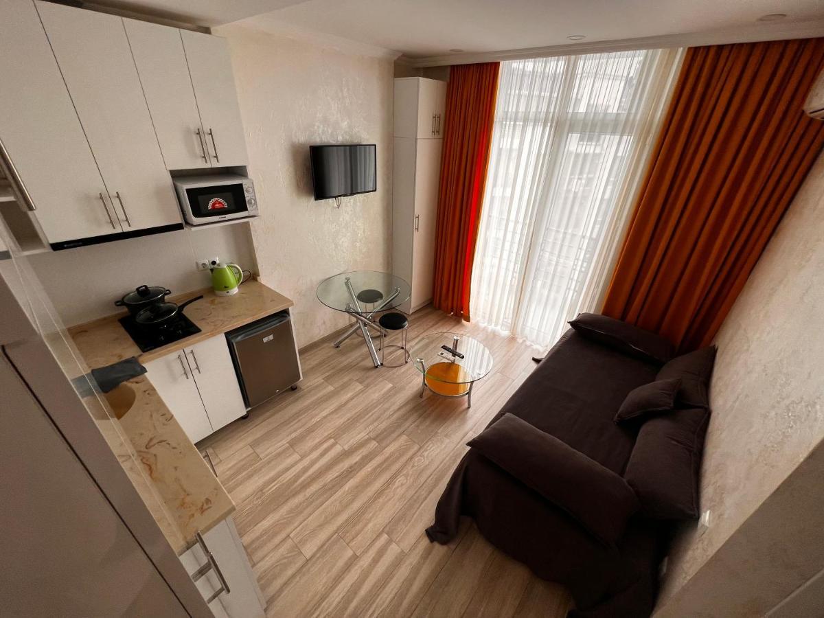 27 Floor Apartments 巴统 外观 照片