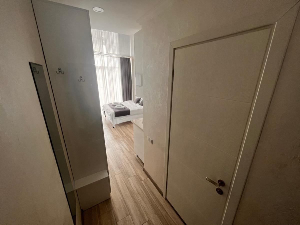 27 Floor Apartments 巴统 外观 照片