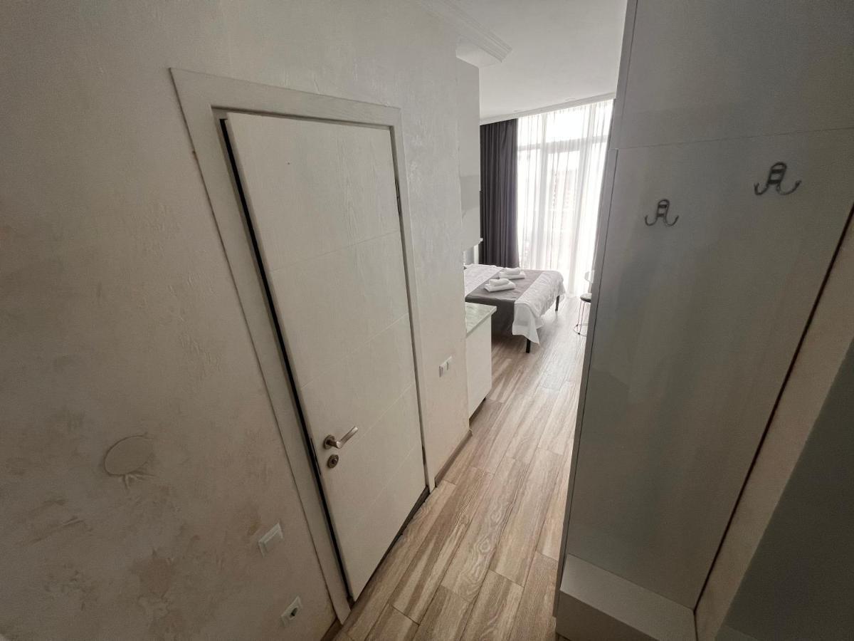 27 Floor Apartments 巴统 外观 照片
